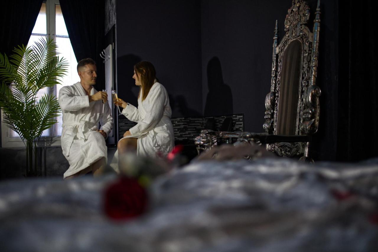 Nuit Romantique - Jacuzzi - Beziers - Romance Royale Экстерьер фото