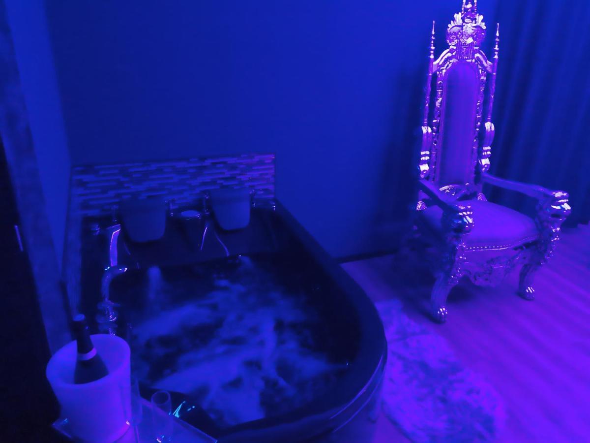 Nuit Romantique - Jacuzzi - Beziers - Romance Royale Экстерьер фото