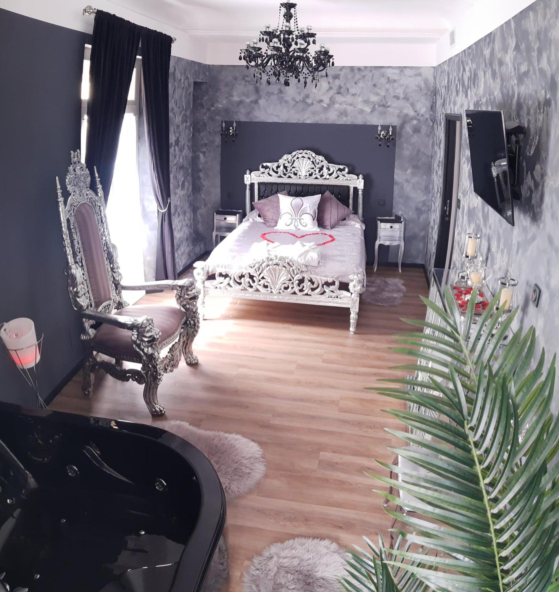 Nuit Romantique - Jacuzzi - Beziers - Romance Royale Экстерьер фото