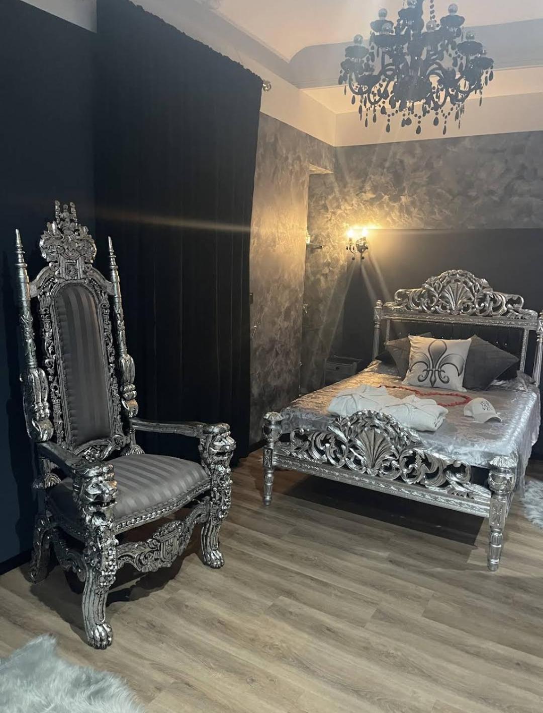 Nuit Romantique - Jacuzzi - Beziers - Romance Royale Экстерьер фото